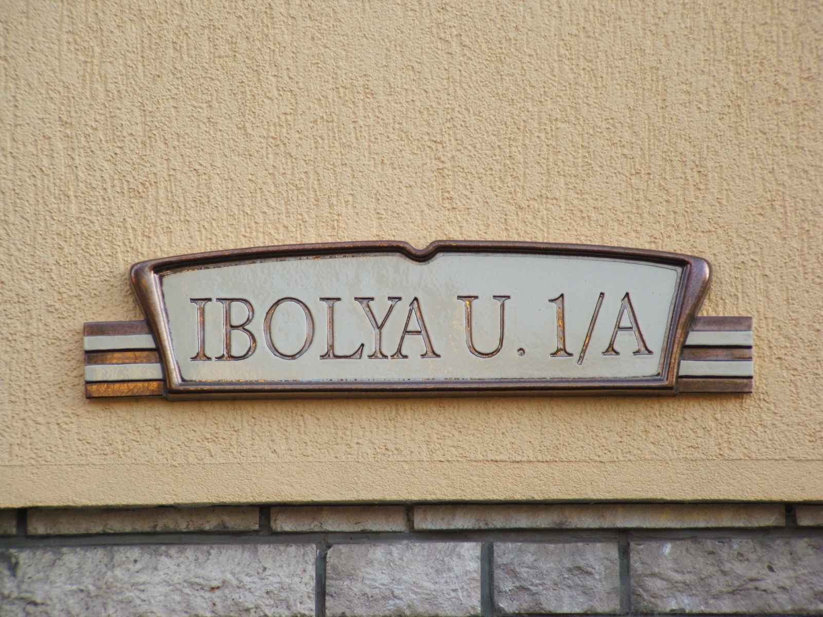Kerámia utcatábla