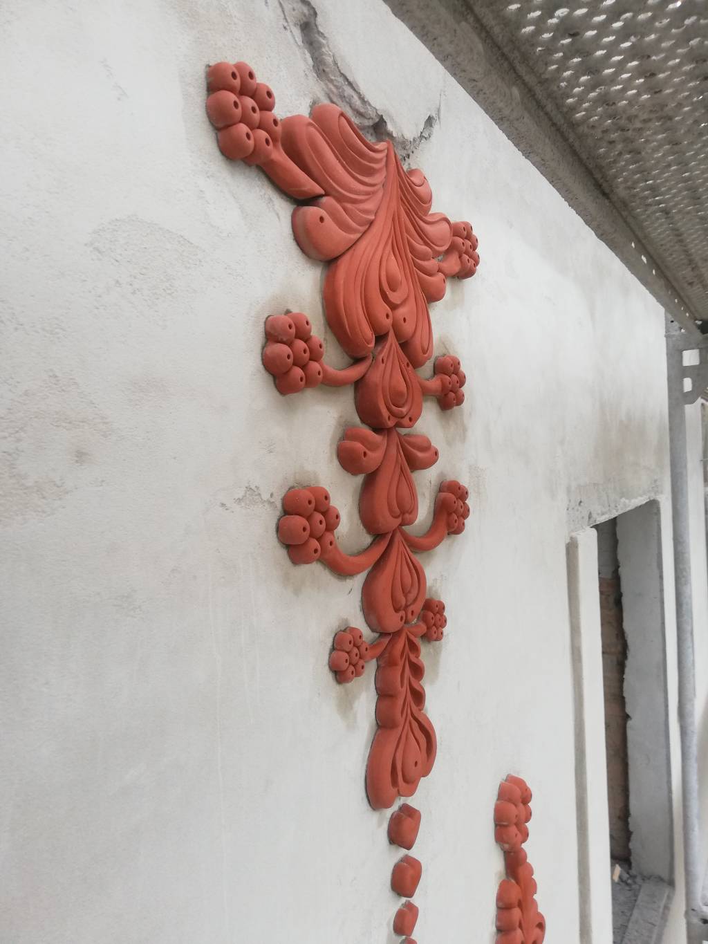 Kerámia főmotívum a helyén